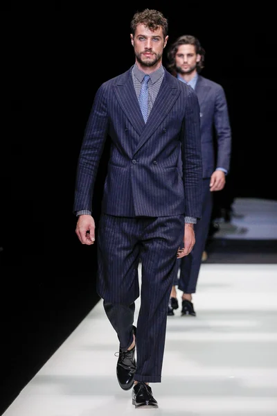 Look 77